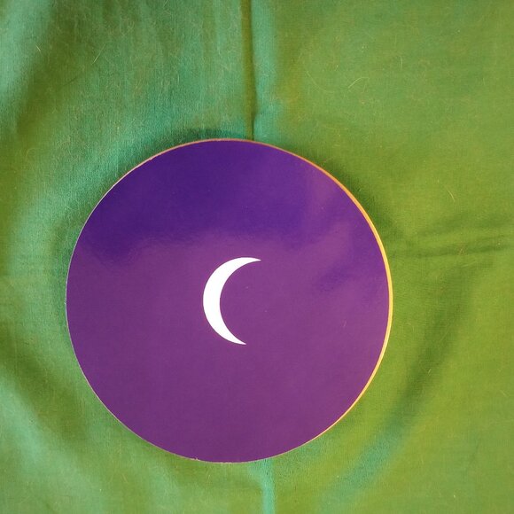 Daughters of the Moon Tarot Deck - Picture 4 of 7